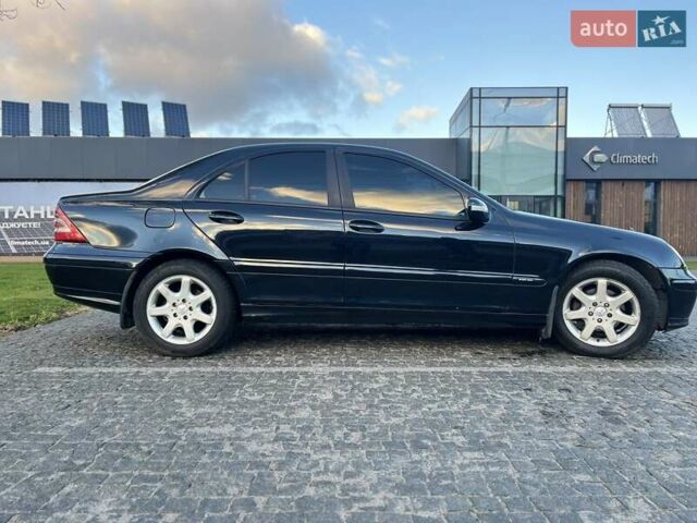 Синій Мерседес Ц-Клас, об'ємом двигуна 1.8 л та пробігом 348 тис. км за 7500 $, фото 8 на Automoto.ua