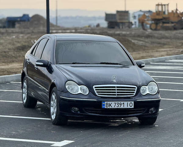 Синий Мерседес Ц-Класс, объемом двигателя 2.2 л и пробегом 290 тыс. км за 6400 $, фото 9 на Automoto.ua