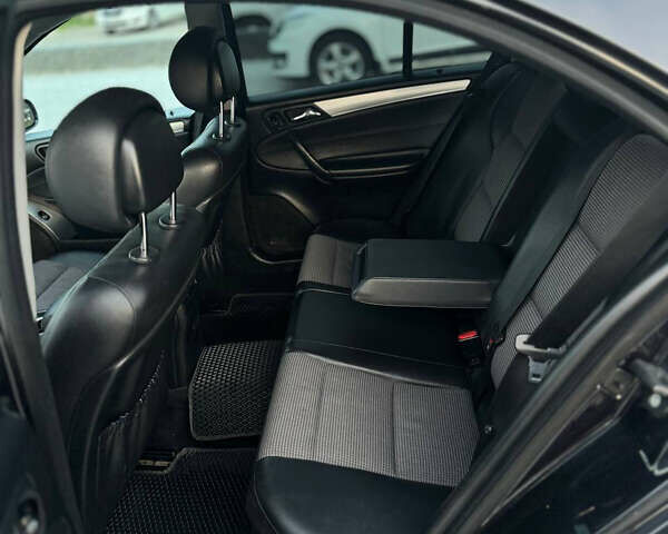 Синій Мерседес Ц-Клас, об'ємом двигуна 2.15 л та пробігом 340 тис. км за 5300 $, фото 9 на Automoto.ua