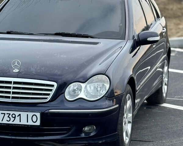 Синий Мерседес Ц-Класс, объемом двигателя 2.2 л и пробегом 290 тыс. км за 6400 $, фото 10 на Automoto.ua