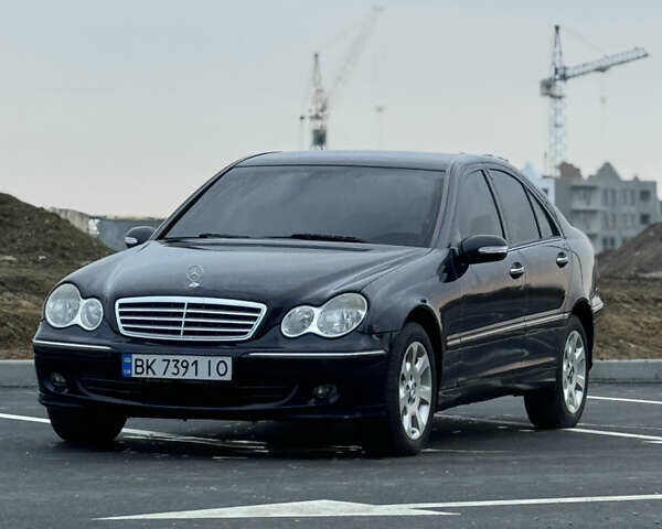 Синий Мерседес Ц-Класс, объемом двигателя 2.2 л и пробегом 290 тыс. км за 6400 $, фото 12 на Automoto.ua