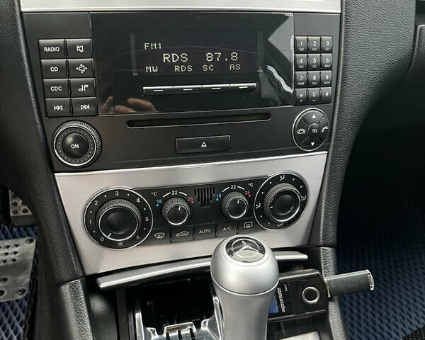 Синий Мерседес Ц-Класс, объемом двигателя 1.8 л и пробегом 233 тыс. км за 6500 $, фото 23 на Automoto.ua