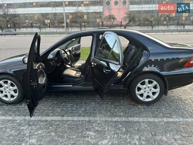 Синій Мерседес Ц-Клас, об'ємом двигуна 1.8 л та пробігом 348 тис. км за 7500 $, фото 20 на Automoto.ua