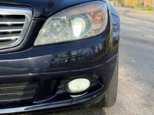 Синій Мерседес Ц-Клас, об'ємом двигуна 2.1 л та пробігом 350 тис. км за 6999 $, фото 3 на Automoto.ua