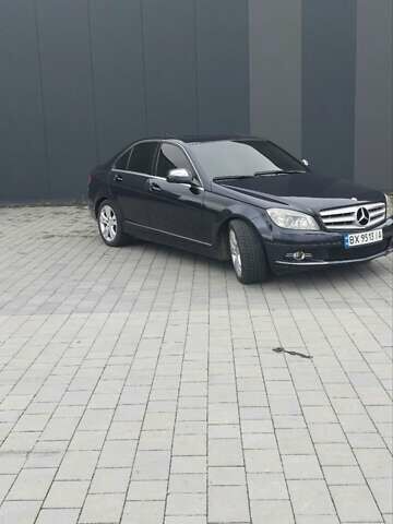 Синий Мерседес Ц-Класс, объемом двигателя 3 л и пробегом 281 тыс. км за 9500 $, фото 4 на Automoto.ua