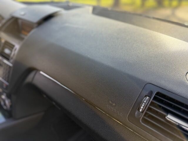 Синій Мерседес Ц-Клас, об'ємом двигуна 2.1 л та пробігом 350 тис. км за 6999 $, фото 13 на Automoto.ua