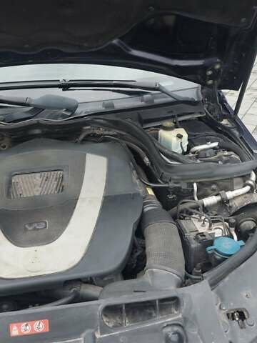 Синий Мерседес Ц-Класс, объемом двигателя 3 л и пробегом 281 тыс. км за 9500 $, фото 1 на Automoto.ua