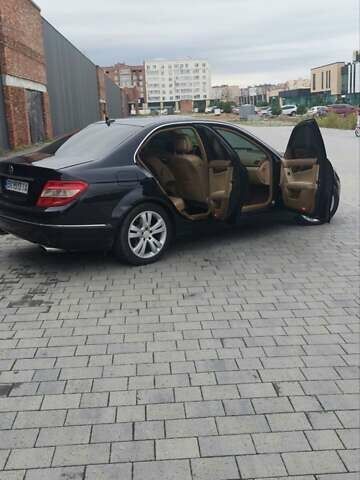 Синий Мерседес Ц-Класс, объемом двигателя 3 л и пробегом 281 тыс. км за 9500 $, фото 9 на Automoto.ua