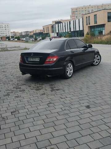 Синий Мерседес Ц-Класс, объемом двигателя 3 л и пробегом 281 тыс. км за 9500 $, фото 6 на Automoto.ua