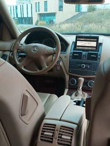 Синий Мерседес Ц-Класс, объемом двигателя 3 л и пробегом 281 тыс. км за 9500 $, фото 10 на Automoto.ua