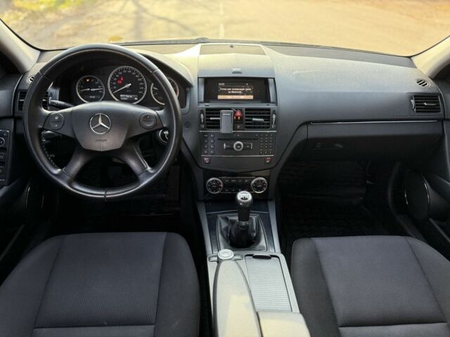 Синій Мерседес Ц-Клас, об'ємом двигуна 2.1 л та пробігом 350 тис. км за 6999 $, фото 11 на Automoto.ua