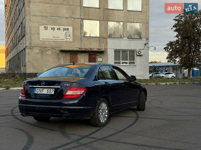 Синій Мерседес Ц-Клас, об'ємом двигуна 2.2 л та пробігом 307 тис. км за 4700 $, фото 4 на Automoto.ua