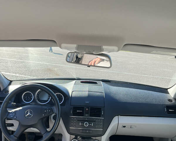 Синій Мерседес Ц-Клас, об'ємом двигуна 1.6 л та пробігом 234 тис. км за 9300 $, фото 10 на Automoto.ua