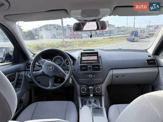 Синий Мерседес Ц-Класс, объемом двигателя 2.15 л и пробегом 348 тыс. км за 8700 $, фото 8 на Automoto.ua