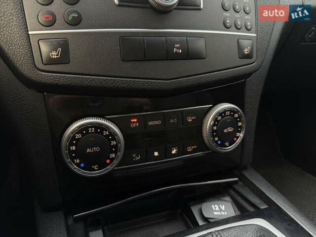 Синій Мерседес Ц-Клас, об'ємом двигуна 2.2 л та пробігом 315 тис. км за 9300 $, фото 35 на Automoto.ua