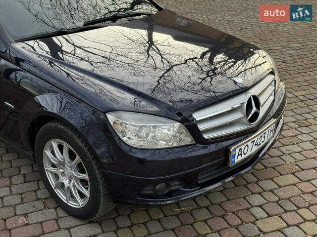 Синий Мерседес Ц-Класс, объемом двигателя 2.2 л и пробегом 315 тыс. км за 9300 $, фото 11 на Automoto.ua