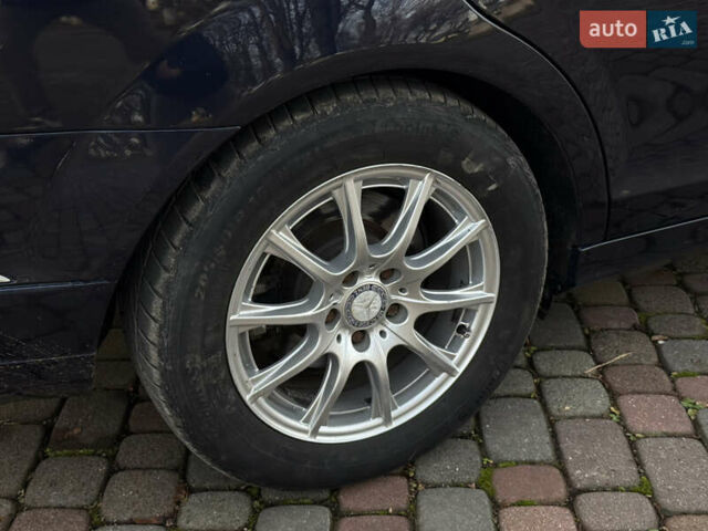 Синій Мерседес Ц-Клас, об'ємом двигуна 2.2 л та пробігом 315 тис. км за 9300 $, фото 33 на Automoto.ua