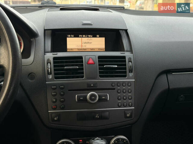 Синій Мерседес Ц-Клас, об'ємом двигуна 2.2 л та пробігом 315 тис. км за 9300 $, фото 27 на Automoto.ua