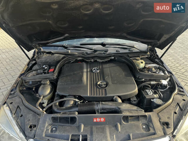 Синий Мерседес Ц-Класс, объемом двигателя 2.2 л и пробегом 331 тыс. км за 8500 $, фото 10 на Automoto.ua