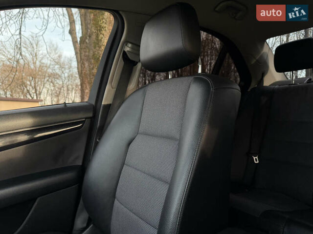 Синий Мерседес Ц-Класс, объемом двигателя 2.2 л и пробегом 315 тыс. км за 9300 $, фото 37 на Automoto.ua