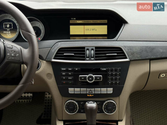 Синий Мерседес Ц-Класс, объемом двигателя 1.8 л и пробегом 220 тыс. км за 9950 $, фото 20 на Automoto.ua