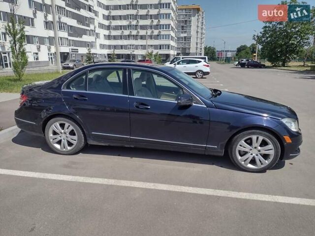 Синій Мерседес Ц-Клас, об'ємом двигуна 3 л та пробігом 194 тис. км за 12000 $, фото 7 на Automoto.ua