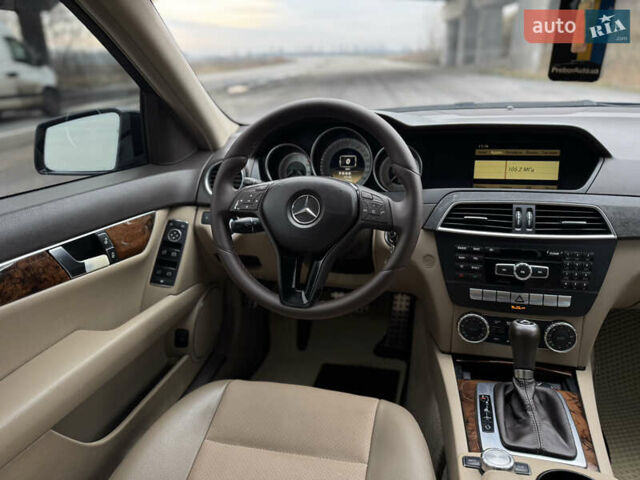 Синий Мерседес Ц-Класс, объемом двигателя 1.8 л и пробегом 220 тыс. км за 9950 $, фото 18 на Automoto.ua