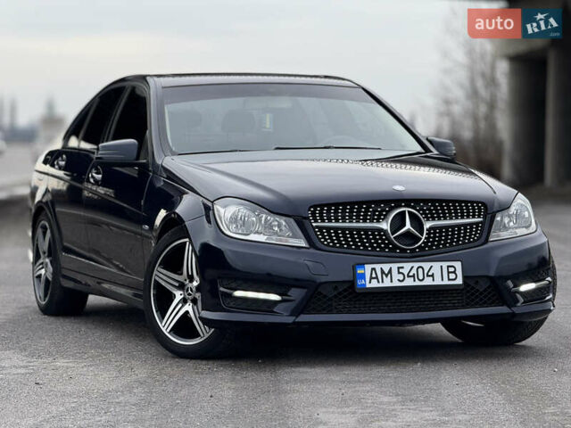 Синий Мерседес Ц-Класс, объемом двигателя 1.8 л и пробегом 220 тыс. км за 9950 $, фото 3 на Automoto.ua