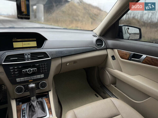 Синий Мерседес Ц-Класс, объемом двигателя 1.8 л и пробегом 220 тыс. км за 9950 $, фото 19 на Automoto.ua