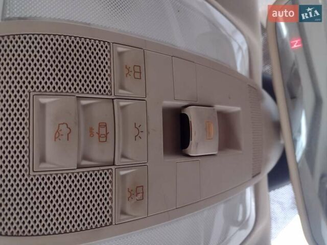 Синій Мерседес Ц-Клас, об'ємом двигуна 3 л та пробігом 194 тис. км за 12000 $, фото 42 на Automoto.ua