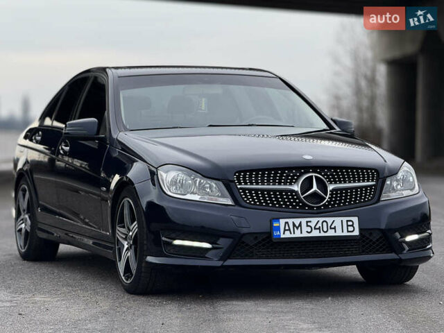 Синий Мерседес Ц-Класс, объемом двигателя 1.8 л и пробегом 220 тыс. км за 9950 $, фото 5 на Automoto.ua