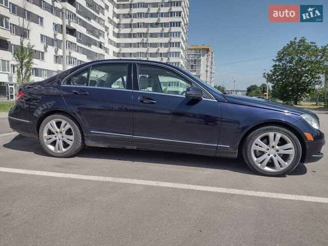 Синій Мерседес Ц-Клас, об'ємом двигуна 3 л та пробігом 194 тис. км за 12000 $, фото 6 на Automoto.ua