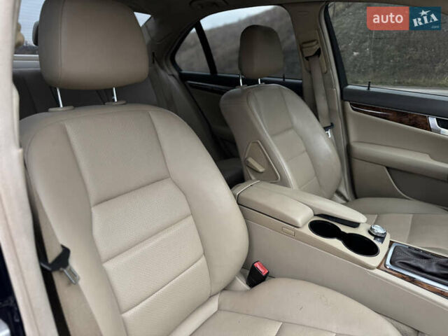 Синий Мерседес Ц-Класс, объемом двигателя 1.8 л и пробегом 220 тыс. км за 9950 $, фото 34 на Automoto.ua