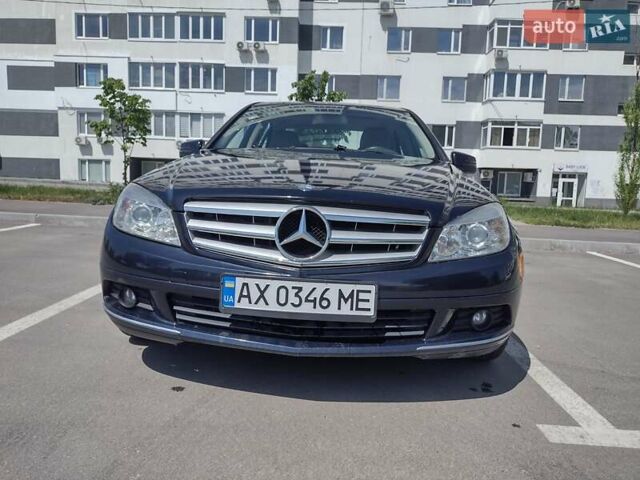 Синій Мерседес Ц-Клас, об'ємом двигуна 3 л та пробігом 194 тис. км за 12000 $, фото 3 на Automoto.ua