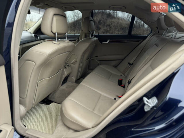 Синий Мерседес Ц-Класс, объемом двигателя 1.8 л и пробегом 220 тыс. км за 9950 $, фото 29 на Automoto.ua