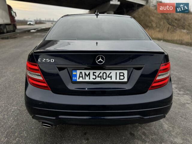 Синий Мерседес Ц-Класс, объемом двигателя 1.8 л и пробегом 220 тыс. км за 9950 $, фото 17 на Automoto.ua