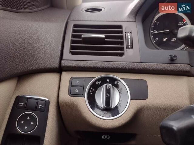 Синій Мерседес Ц-Клас, об'ємом двигуна 3 л та пробігом 194 тис. км за 12000 $, фото 22 на Automoto.ua