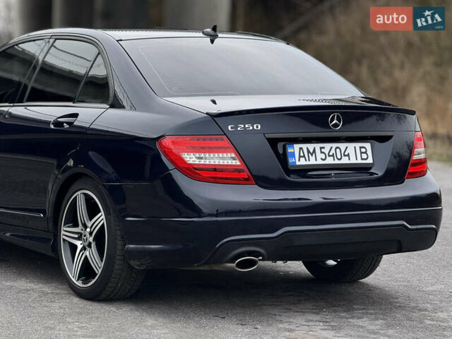 Синий Мерседес Ц-Класс, объемом двигателя 1.8 л и пробегом 220 тыс. км за 9950 $, фото 10 на Automoto.ua