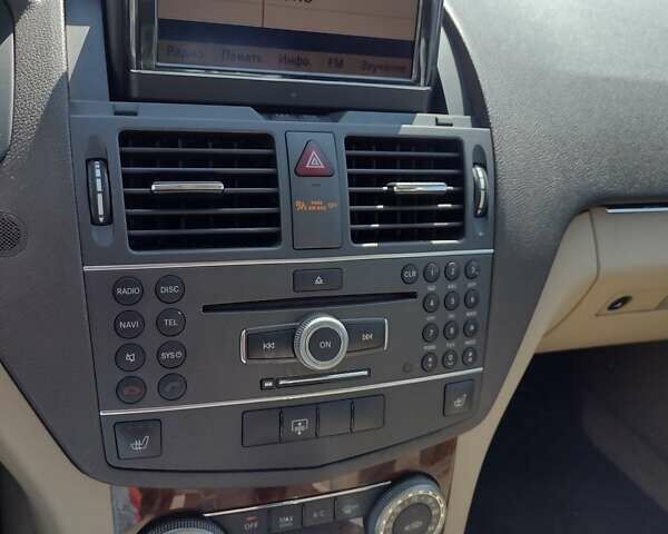 Синій Мерседес Ц-Клас, об'ємом двигуна 3 л та пробігом 194 тис. км за 12000 $, фото 25 на Automoto.ua