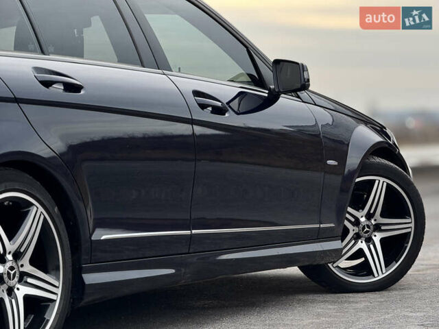 Синий Мерседес Ц-Класс, объемом двигателя 1.8 л и пробегом 220 тыс. км за 9950 $, фото 14 на Automoto.ua