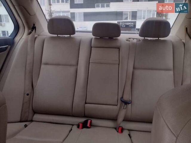 Синій Мерседес Ц-Клас, об'ємом двигуна 3 л та пробігом 194 тис. км за 12000 $, фото 40 на Automoto.ua