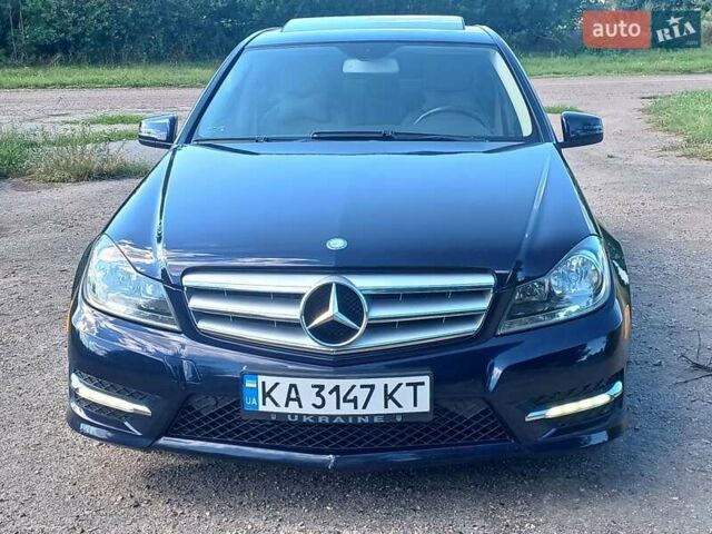 Синий Мерседес Ц-Класс, объемом двигателя 1.8 л и пробегом 175 тыс. км за 12500 $, фото 6 на Automoto.ua