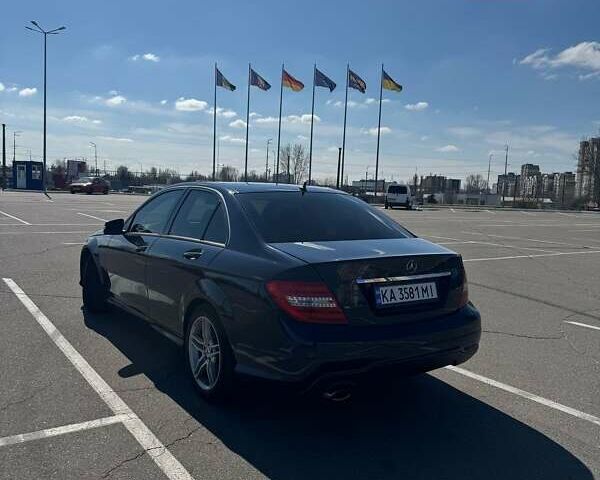 Синий Мерседес Ц-Класс, объемом двигателя 1.8 л и пробегом 240 тыс. км за 10200 $, фото 4 на Automoto.ua