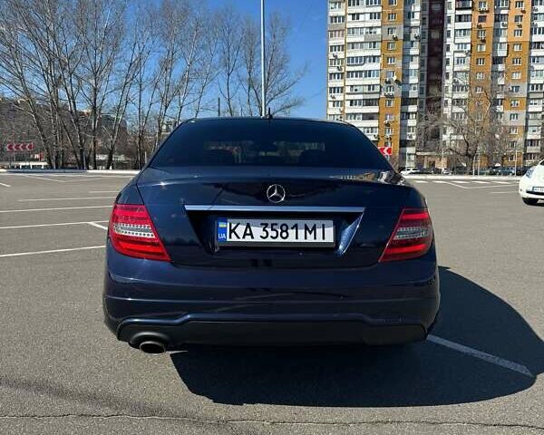 Синий Мерседес Ц-Класс, объемом двигателя 1.8 л и пробегом 240 тыс. км за 10200 $, фото 22 на Automoto.ua