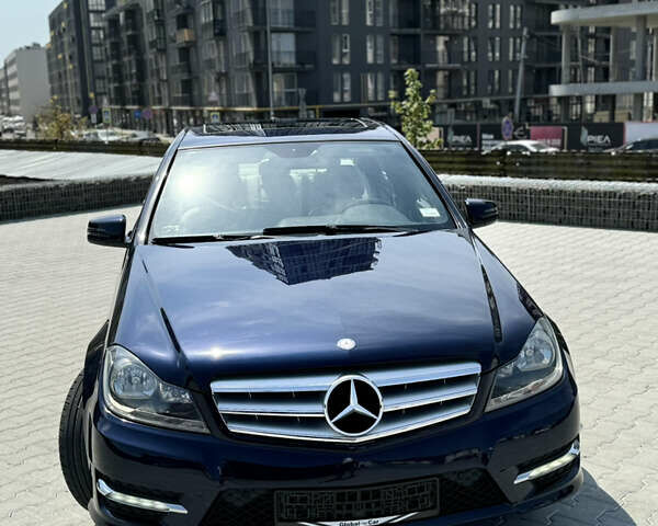 Синий Мерседес Ц-Класс, объемом двигателя 1.8 л и пробегом 171 тыс. км за 12000 $, фото 3 на Automoto.ua