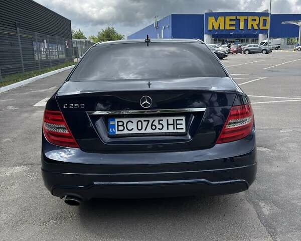 Синій Мерседес Ц-Клас, об'ємом двигуна 1.8 л та пробігом 117 тис. км за 13300 $, фото 2 на Automoto.ua