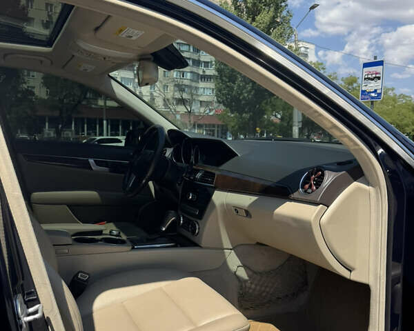 Синій Мерседес Ц-Клас, об'ємом двигуна 1.8 л та пробігом 201 тис. км за 13200 $, фото 14 на Automoto.ua