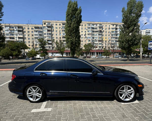 Синій Мерседес Ц-Клас, об'ємом двигуна 1.8 л та пробігом 201 тис. км за 13200 $, фото 2 на Automoto.ua