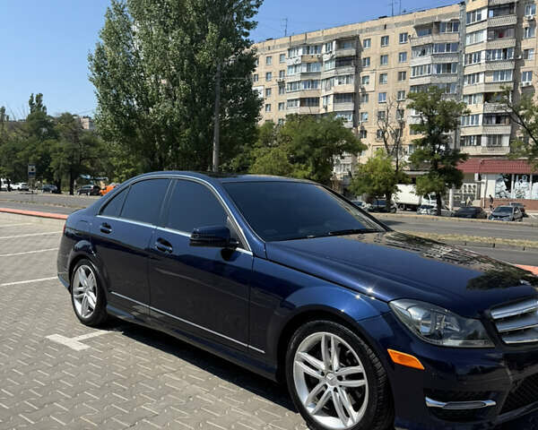 Синій Мерседес Ц-Клас, об'ємом двигуна 1.8 л та пробігом 201 тис. км за 13200 $, фото 1 на Automoto.ua