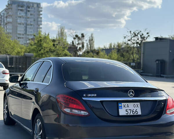 Синій Мерседес Ц-Клас, об'ємом двигуна 2 л та пробігом 120 тис. км за 18500 $, фото 5 на Automoto.ua